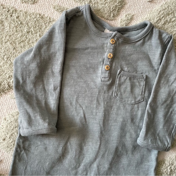 H&M Baby Exclusive Henley Pocket Jumpsuit in Dusty Blue - 4-6 Months - Picture 2 of 3